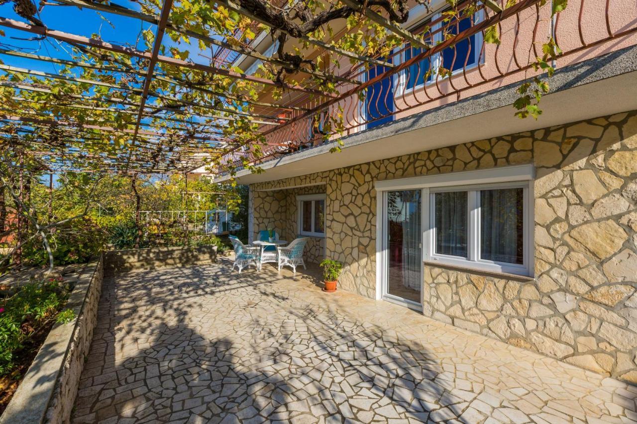 Apartments Melita Dramalj Exterior photo